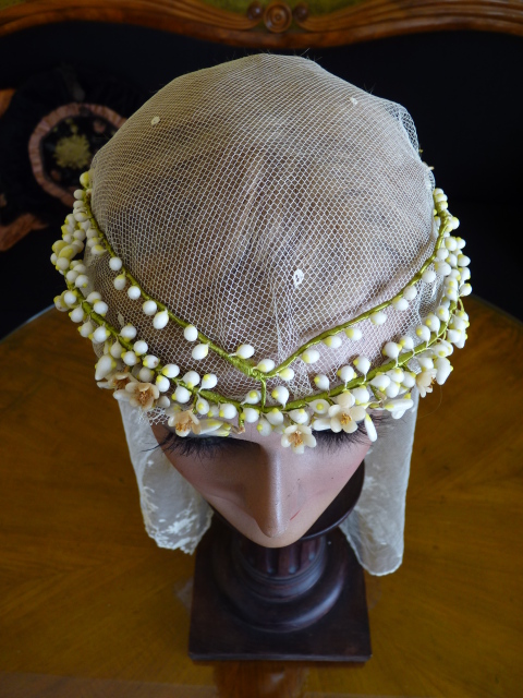 1a antique head dress