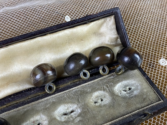 3 antique achat buttons 1890