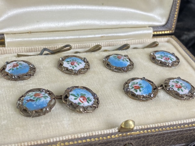 5 antique Tiffany buttons 1900