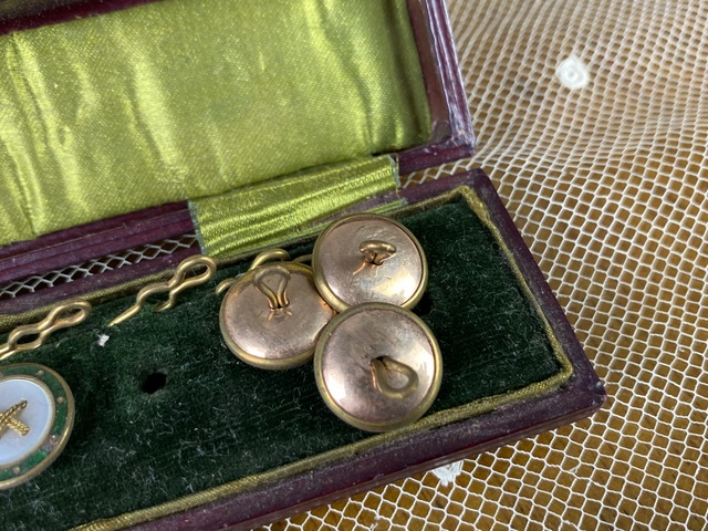 3 antique victorian buttons 1900