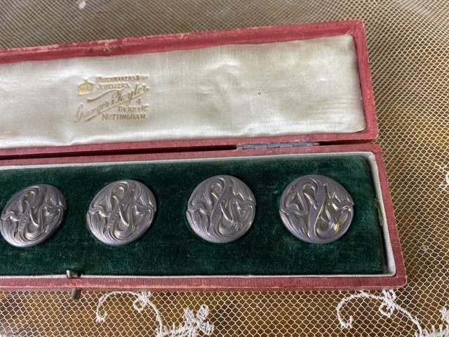 3 antique buttons 1903