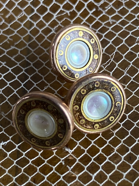 1 antique edwardian buttons 1905