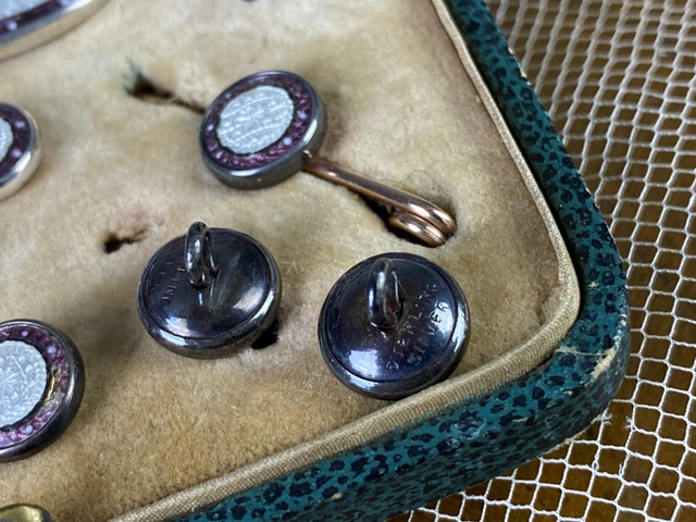 5 antique victorian buttons 1900