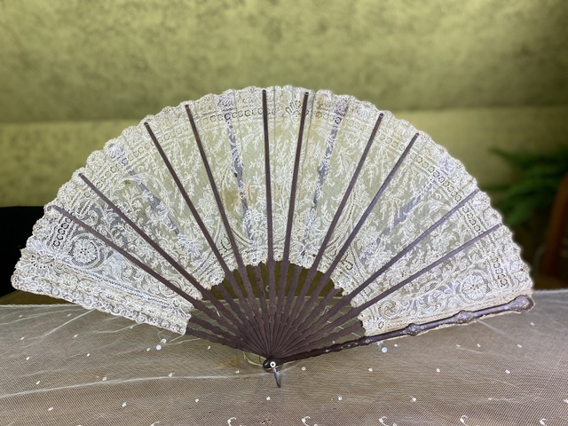 6 antique lace fan 1880
