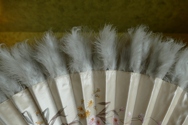 1 antique silk Bone feather Fan 1900