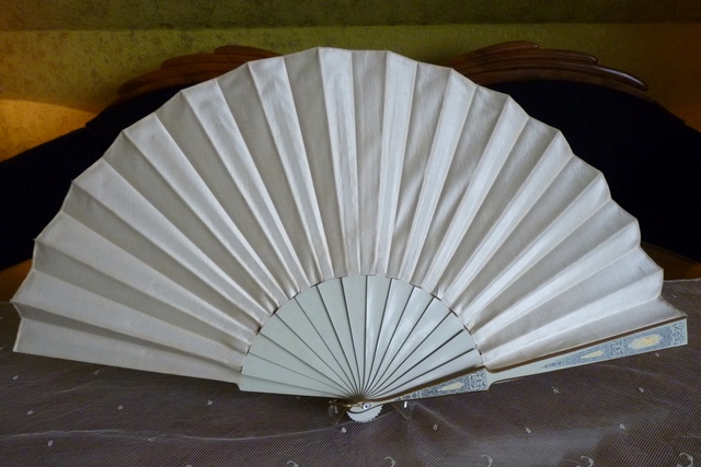 7 antique fan 1900