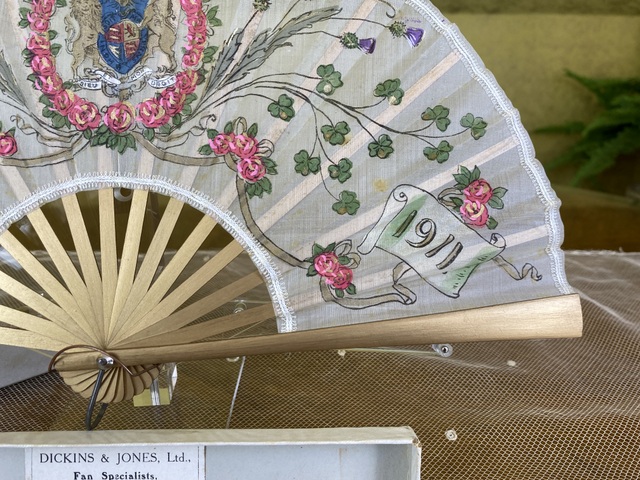 1 antique coronation fan 1911