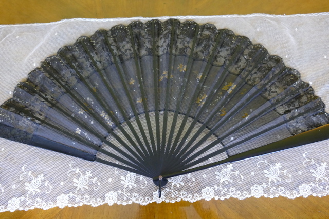 9 antique fan 1912