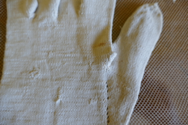12 antike Biedermeier Handschuhe 1839
