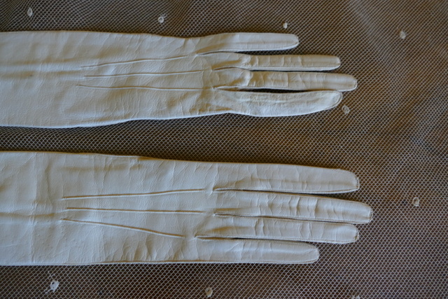 3 antique gloves 1905
