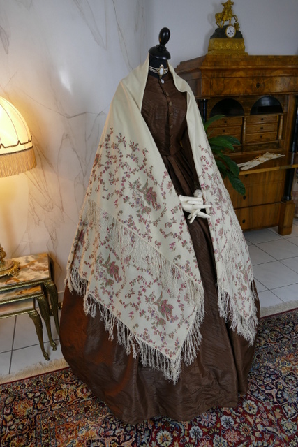 10 antique victorian shawl 1850