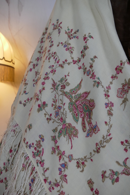 11 antique victorian shawl 1850