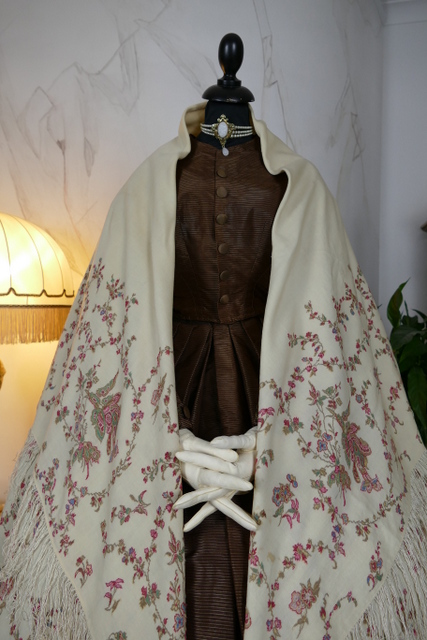 1 antique victorian shawl 1850