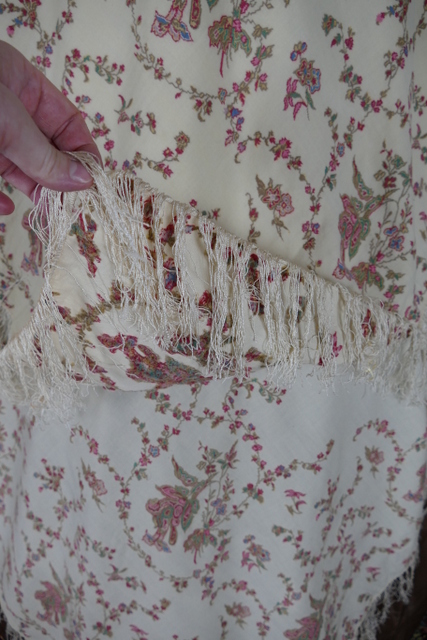 22 antique victorian shawl 1850