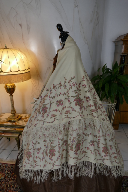 25 antique victorian shawl 1850