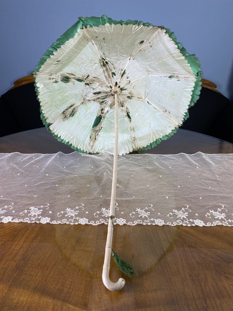 7 antique stroll umbrella 1850