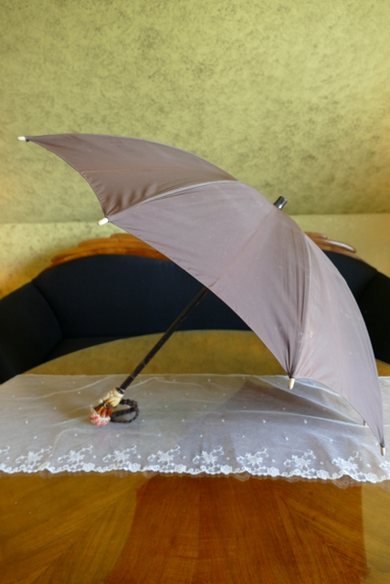 4 antique umbrella 1920