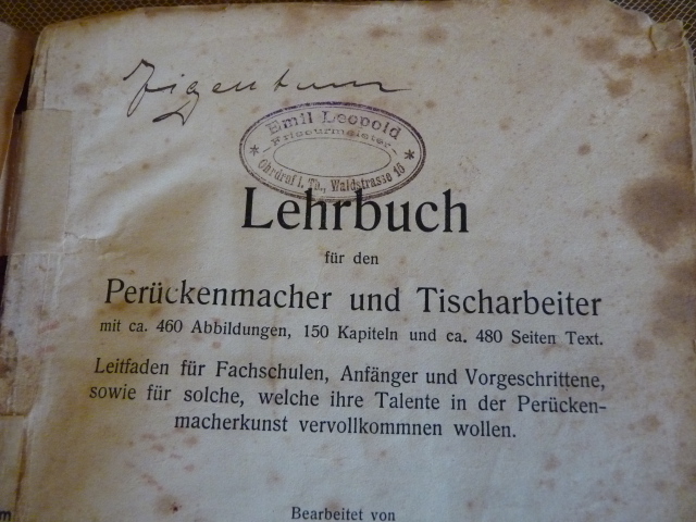 1 antikes Lehrbuch Perueckenmacher 1909