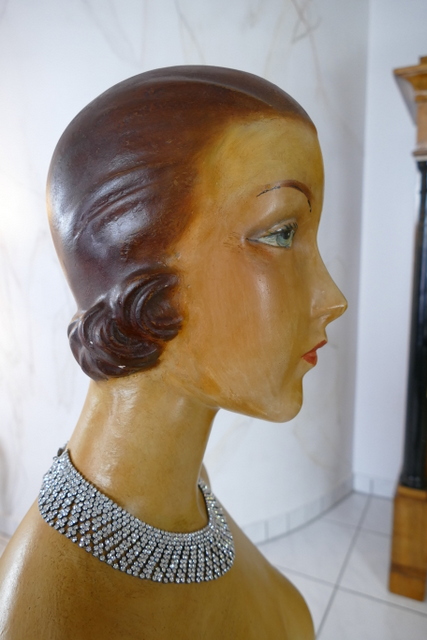 17 antique lingerie buste 1929