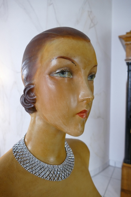 19 antique lingerie buste 1929