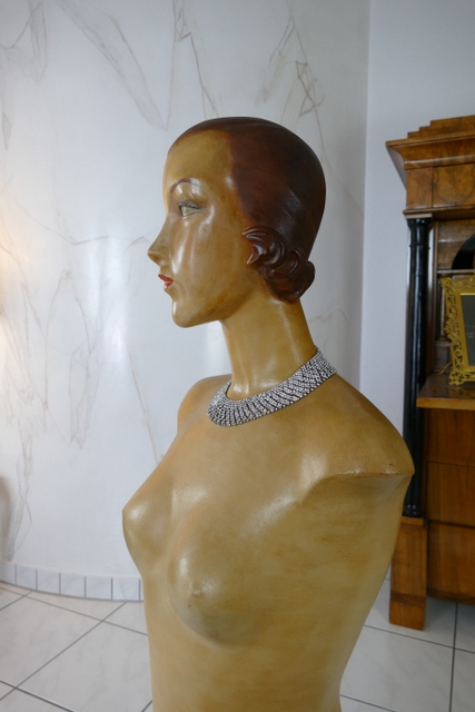 8 antique lingerie buste 1929