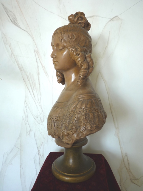 4 antique female bust