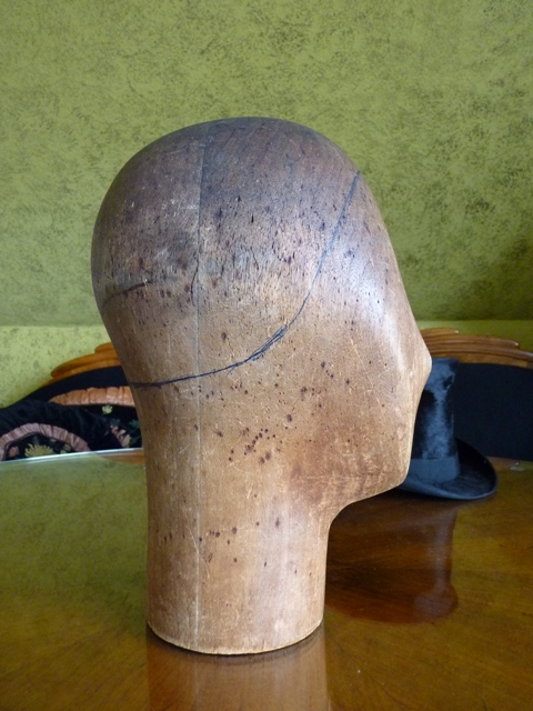 10 antique wig wooden head