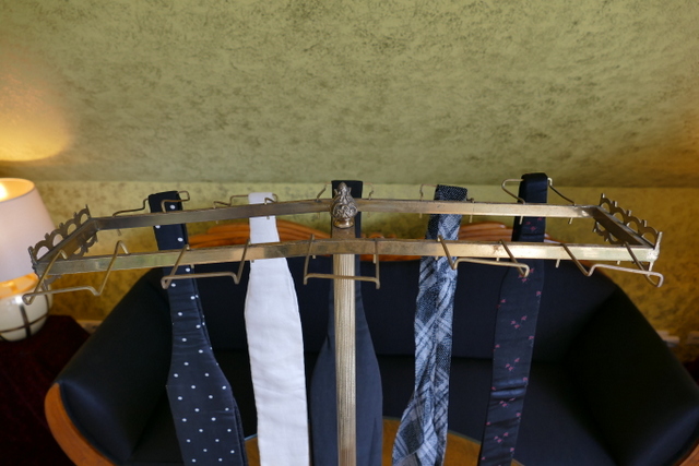 9 antique tie rack 1920