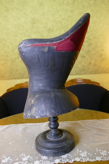 9 antique corset mannequin 1885