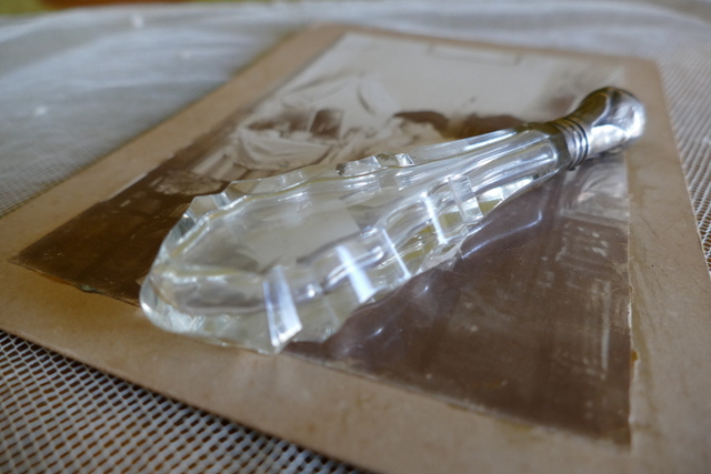 antique smelling salts bottle 1810