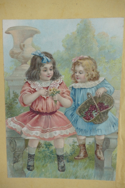 1 antike Kinder Kleiderschachtel 1905