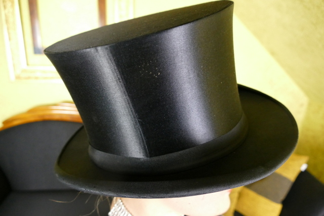 24 antique top hat 1920