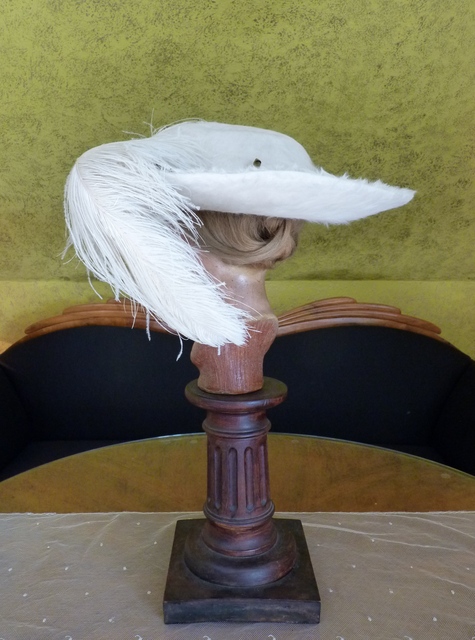 13 antique hat 1909