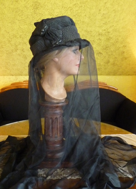 12 antique mourning hat 1910