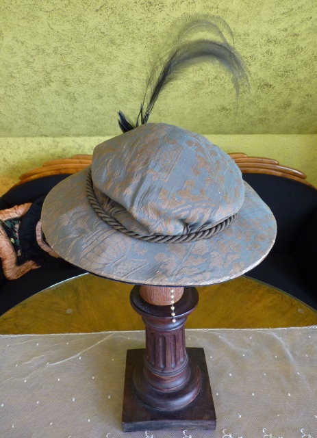 15 antique hat 1912