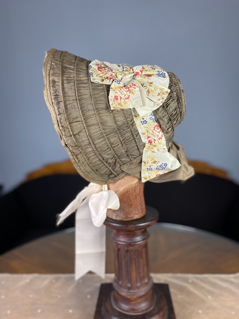 antique romantic period bonnet 1825
