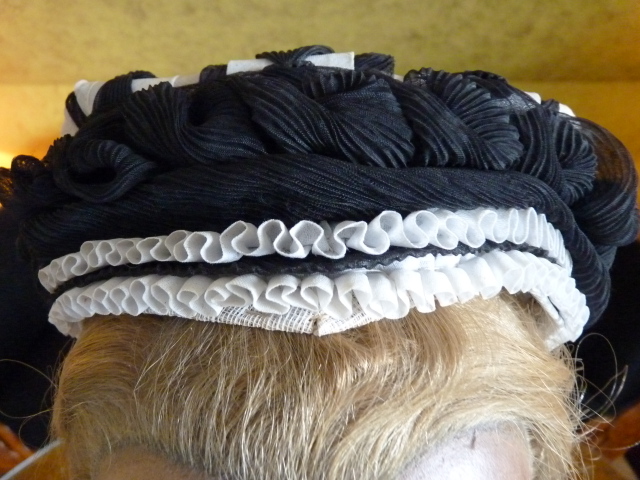 1 antique french bonnet 1900