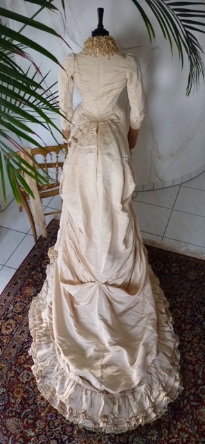 39 antique bustle gown
