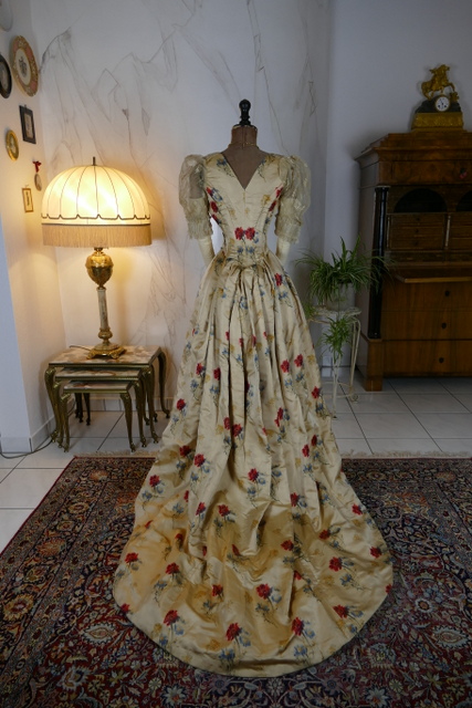 16 antique LEROUX Ball gown 1890