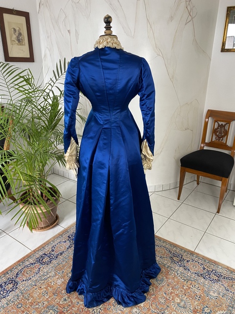 16 antique maternity dress 1890
