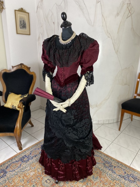 9 antique dinner dress 1892