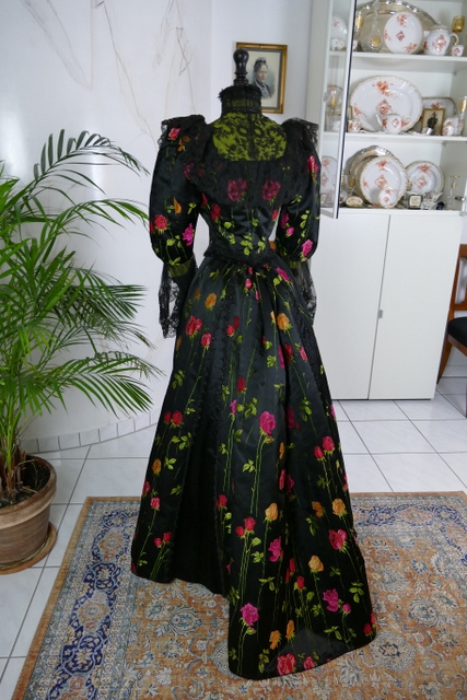 32 antique dinner dress 1892