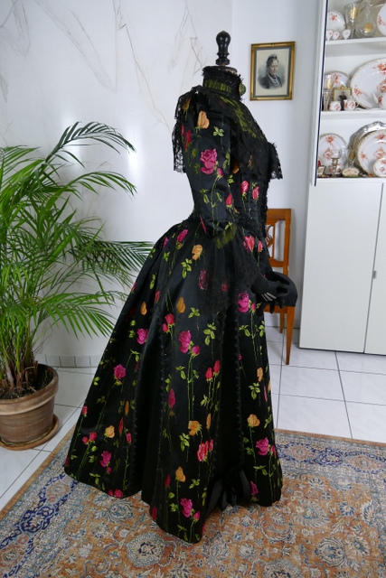 35 antique dinner dress 1892