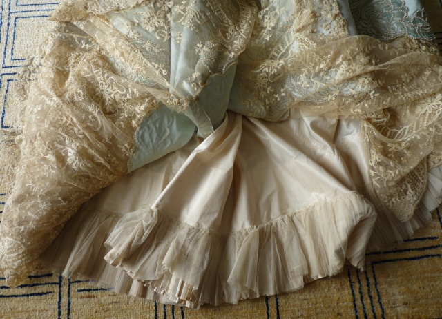 109 antique evening gown Worth 1894