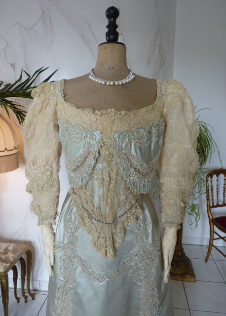10 antique evening gown Worth 1894