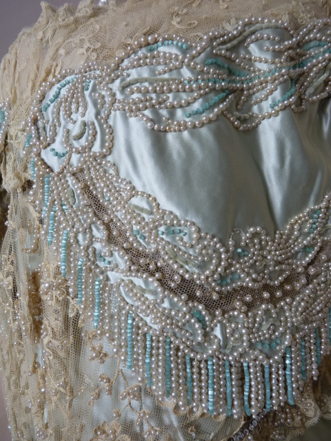 19 antique evening gown Worth 1894