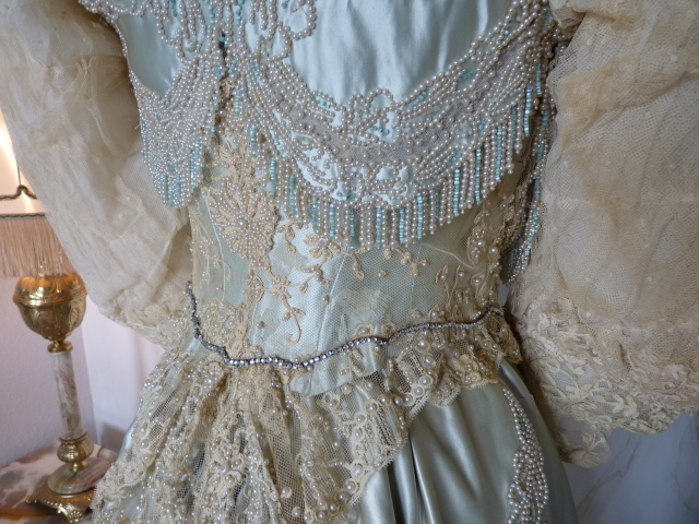 40 antique ball dress Worth 1894