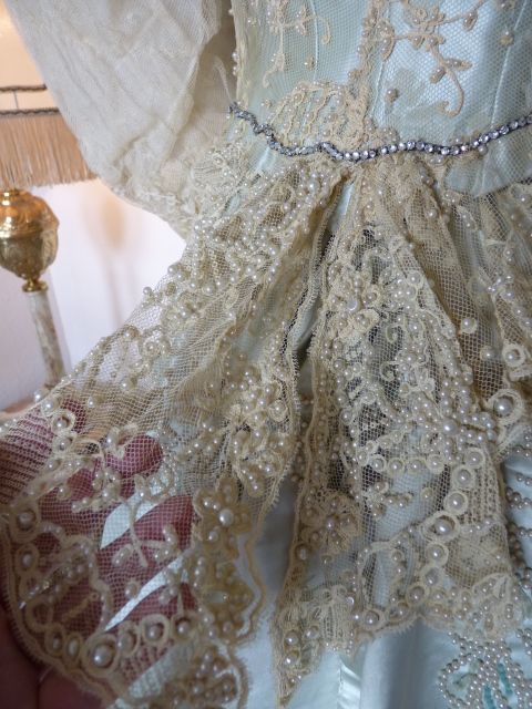43 antique ball dress Worth 1894