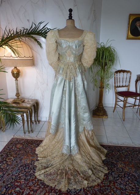46 antique ball dress Worth 1894