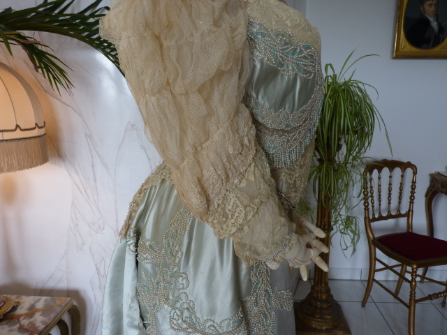 50 antique ball dress Worth 1894